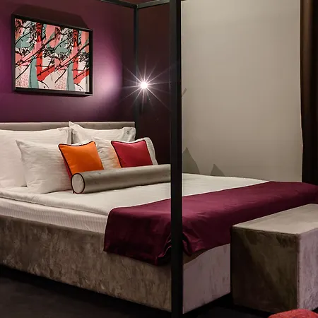 Hotel Artloft Garni 4*