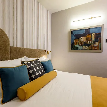 Hotel Artloft Garni 4*