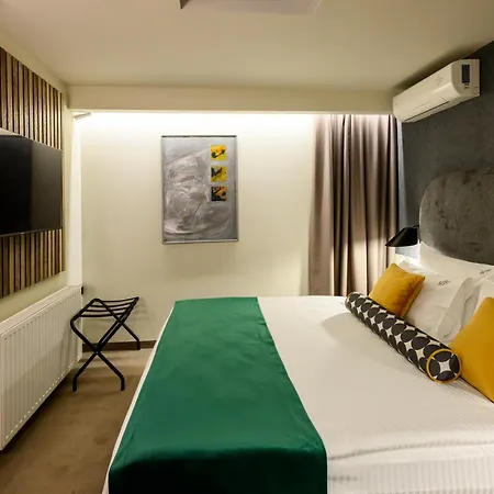 Hotel Artloft Garni 4*