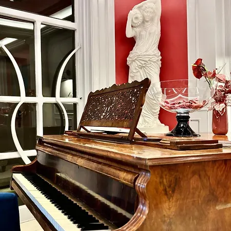 Hotel Artloft Garni 4*