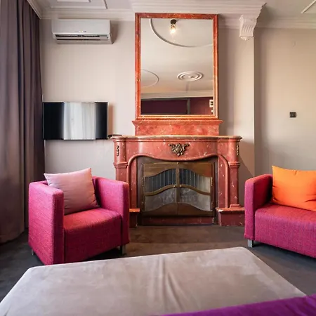 Hotel Artloft Garni 4*