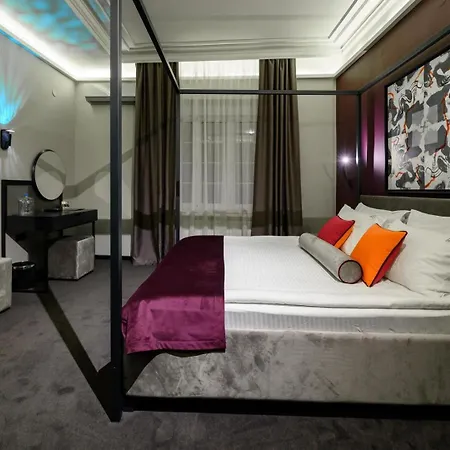 Artloft Garni Hotel 4*